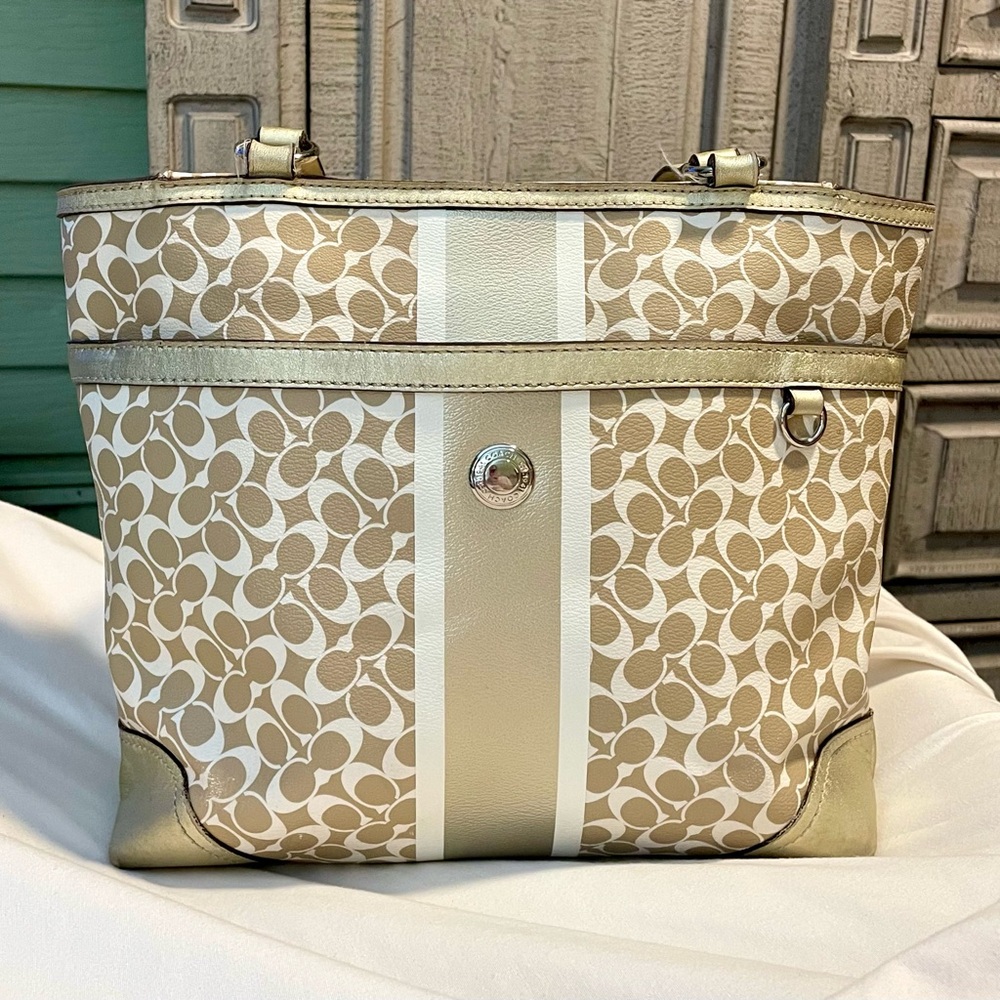 *EUC* COACH Heritage Chelsea Signature Shoulder Tote Bag/Purse - White & Gold